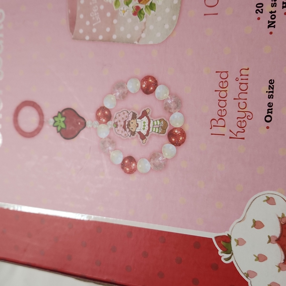 **NWT** STRAWBERRY SHORTCAKE tumbler ,mug And Keychain Bundle - Picture 4 of 5